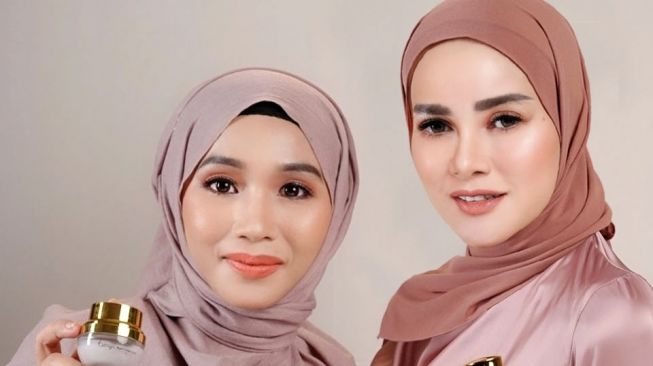 Fatimah Az Zahra dan Olla Ramlan. [Instagram]