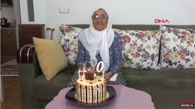 Seker Arslan, Wanita Tertua di Dunia Asal Turki (youtube.com/Demirören Haber Ajans)