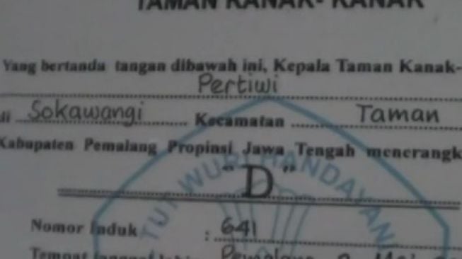 Seorang perempuan viral karena punya nama 1 huruf, D.