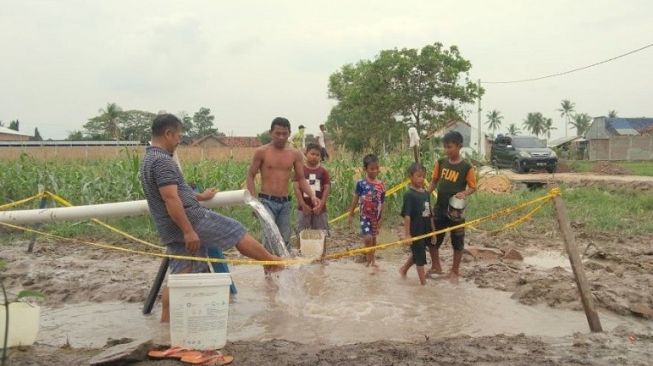 Heboh Kemunculan Sumber Air Panas di  Jati  Agung  Lampung  