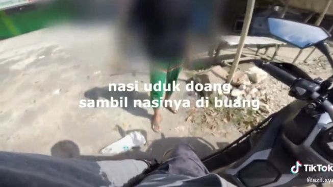 Viral Pemotor Berbagi Makanan, Nasinya Dibanting oleh Penerima, Ponsel Mau Dirampas