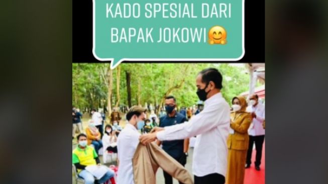 Pemuda lelang jaket pemberian Presiden Jokowi (tiktok)