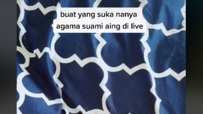 Aksi seorang istri beri tahu warganet agama sang suami (tiktok)