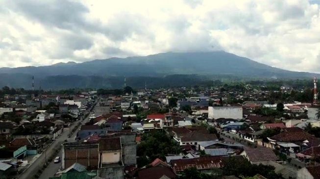 BMKG Catat 181 Kali Gempa Bumi di Tanggamus, Polres Lakukan Pantauan Udara