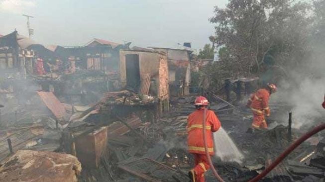 Satu Bangunan Masjid dan 6 Rumah Ludes Terbakar di Dumai