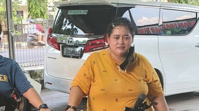 Mendiang Mbak You turun dari plat nomor D 17 You. [Instagram] 