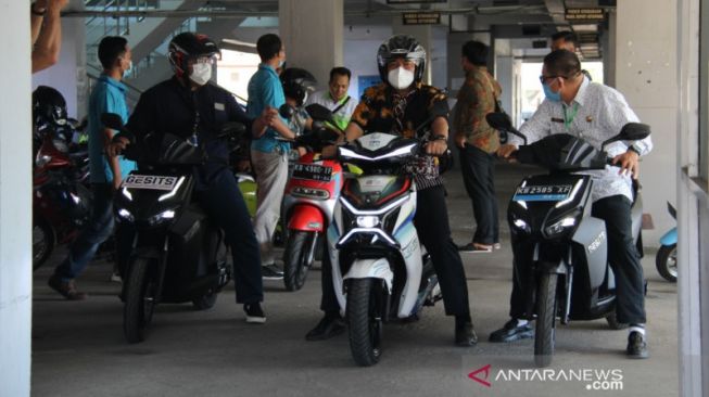 Sepeda Motor Listrik Hemat dan Tidak Bising, Pemkab Ketapang dan PLN Gelar Kampanyenya