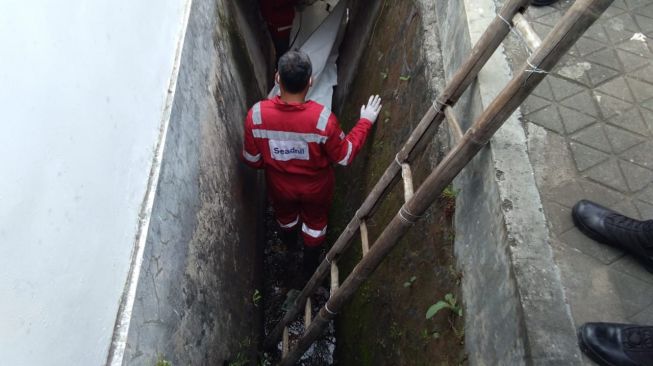 Terekam CCTV, Ini Kronologi Pasien Covid-19 Kabur lalu Meninggal di Selokan RSUD Wonosari