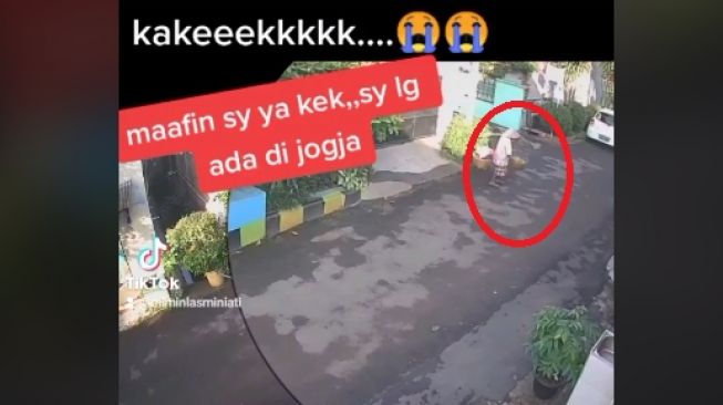 Kakek penjual pisang terekam CCTV (tiktok)