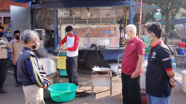 Kemensos Dirikan Dapur Umum di Balai Wyata Guna Bandung