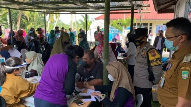 Seberangi Lautan, Warga Perbatasan Indonesia-Singapura Berjuang Suntik Vaksin COVID-19