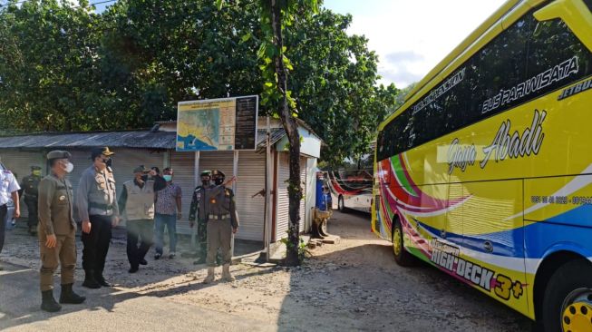 Hari Pertama PPKM Darurat, Bupati Gunungkidul Pulangkan Wisatawan di Pantai Indrayanti