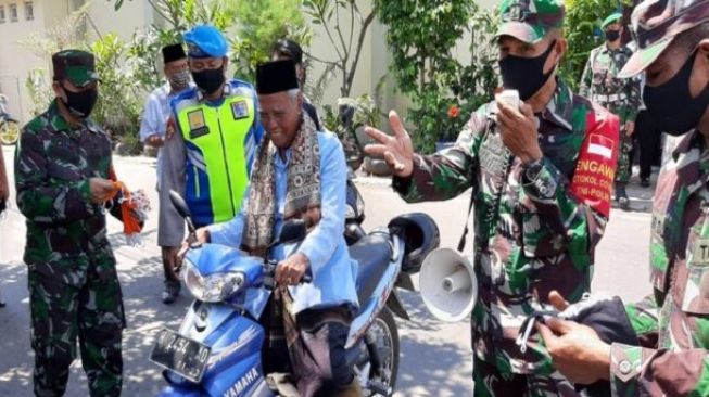 Polisi Razia Masjid Perkotaan Hingga Pinggiran, Pastikan Masjid Ditutup Saat PPKM Darurat