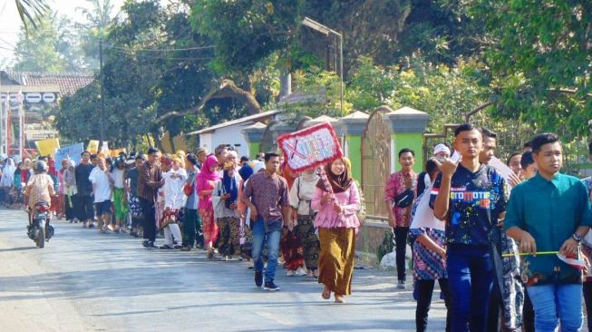 Peringati Sumpah Pemuda, Pelajar Jember&nbsp;Gelar Pawai Budaya