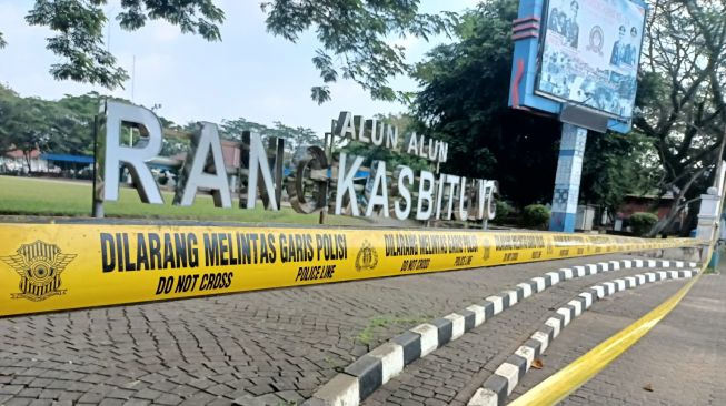 Terapkan PPKM Darurat, Alun-alun Rangkasbitung Ditutup Hingga Dipasang Police Line