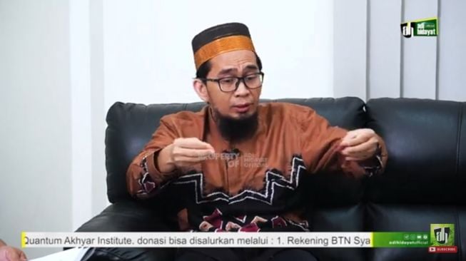 Menahan Tangis, UAH Bicara Penutupan Masjid di Masa PPKM Darurat