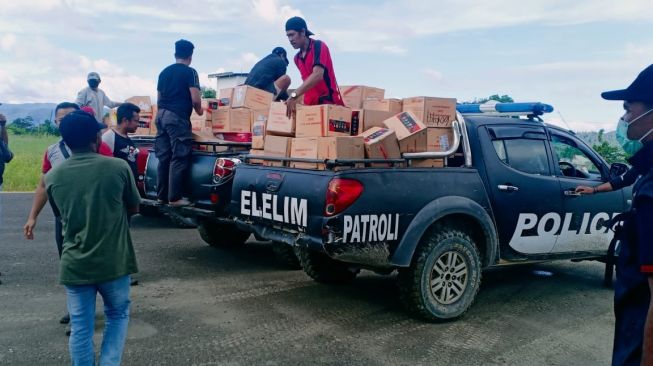 Sesuai Instruksi Mensos, Bantuan Logistik Tiba di Bandara Yalimo, Papua