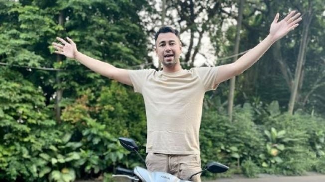 Tumben Naik Motor 'Jelata', Ini Keistimewaan si Matik yang Ditunggangi Raffi Ahmad