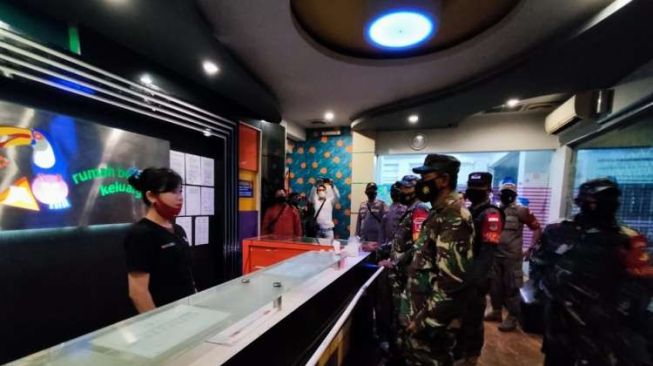 Kasus Baru Bertahan Tinggi, PPKM Mikro Digencarkan