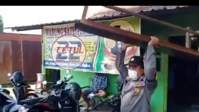 Ngeyel Tetap Layani Pembeli Makan di Tempat, Warung Sate di Kudus Digeruduk Polisi