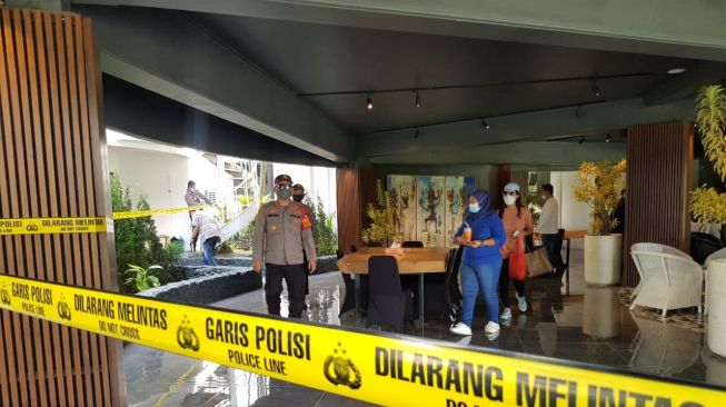 Ngeyel Buka saat PPMK Darurat, Lapangan Sawangan Golf Ditutup Paksa Polisi