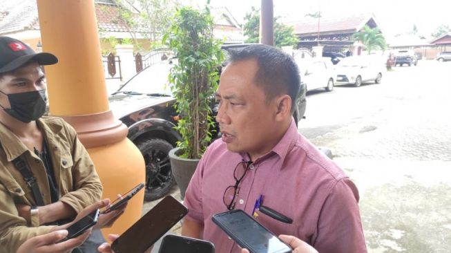 Makin Panas, Wakil Ketua Fraksi Golkar DPRD Kaltim Desak Pembahasan Pencopotan Makmur HAPK