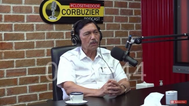 Luhut Puji Jokowi Setinggi Langit di Podcast Deddy Corbuzier. (YouTube/Deddy Corbuzier)