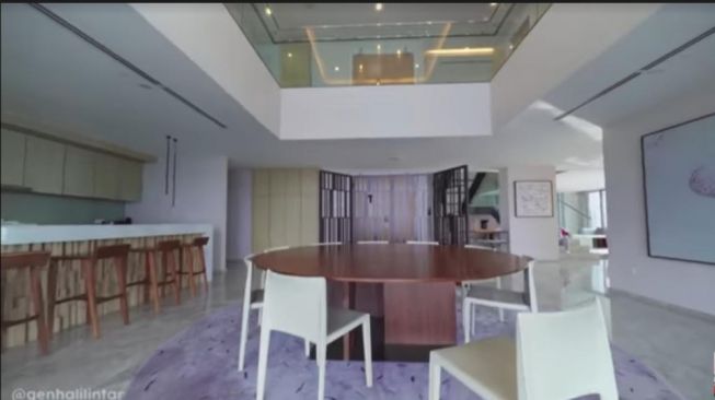 Potret apartemen Gen Halilintar. [Youtube/Gen Halilintar]