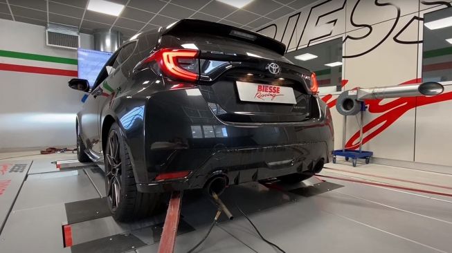Toyota GR Yaris disemat knalpot yahud buatan Milltek [Autoevolution].