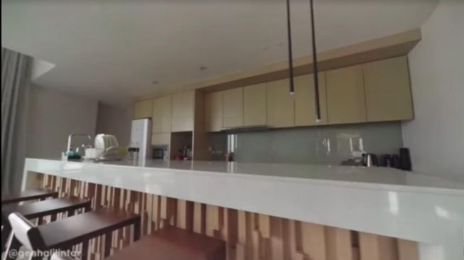 Potret apartemen Gen Halilintar. [Youtube/Gen Halilintar]