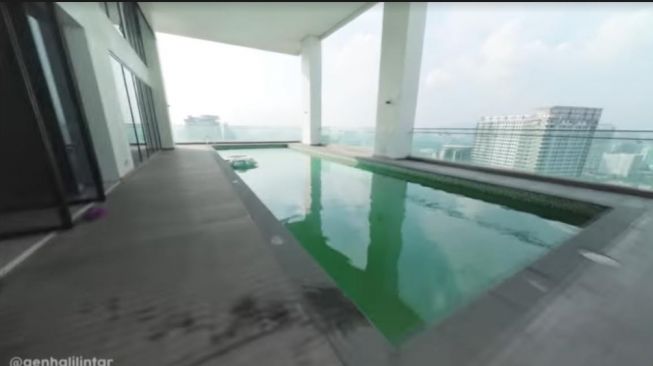 Potret apartemen Gen Halilintar. [Youtube/Gen Halilintar]