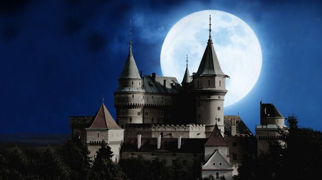 Burj Al Babas, Kota Hantu Terbesar di Dunia yang Bangunannya Mirip Istana Disney