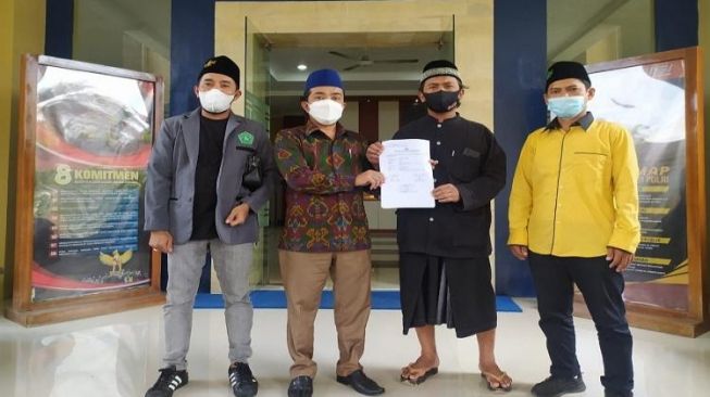 Parah! Evue Atika Katai Kiai Azaim Ibrahimy Sebagai Kiai Sesat, Dipolisikan di Bali