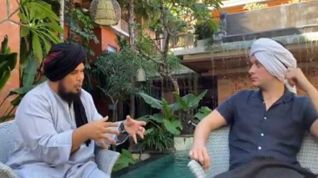 Singgung Kasus Pelecehan Istri Irjen Ferdy Sambo, Ustaz Derry Sulaiman Beri Pesan Ini ke Sang Jenderal