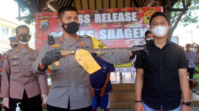 Bapaknya Positif Covid-19, Warga Sragen Ini Ancam Nakes Pakai Parang