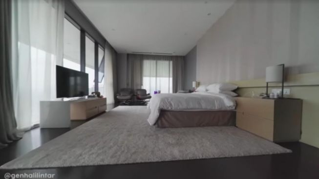 Potret apartemen Gen Halilintar. [Youtube/Gen Halilintar]