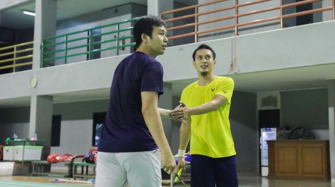 Pasangan ganda putra Indonesia, Hendra Setiawan/Mohammad Ahsan saat berlatih di Pelatnas PBSI, Cipayung, Jakarta Timur. [Dok. PBSI].