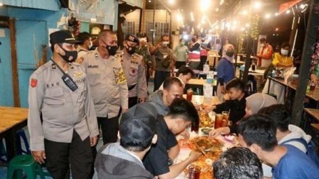 Tak Terapkan WFH, Pabrik Sepatu di Garut Didenda Rp 20 Juta