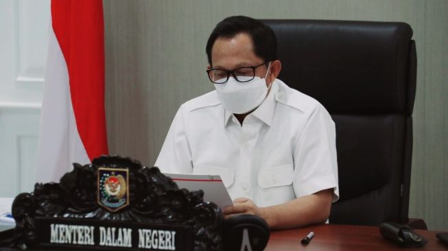 Pencairan Intensif Nakes di Kepri Macet, Mendagri: Uangnya Ada Tapi Belum Direalisasikan