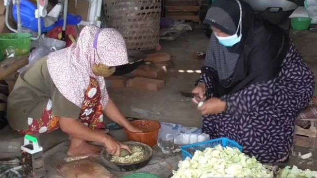 Pemprov Sumbar Dirikan Tiga Dapur Umum untuk Warga Terdampak Banjir Bandang