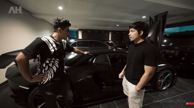 Mobil Lamborghini Atta Halilintar akan dijual. [Youtube/AH]