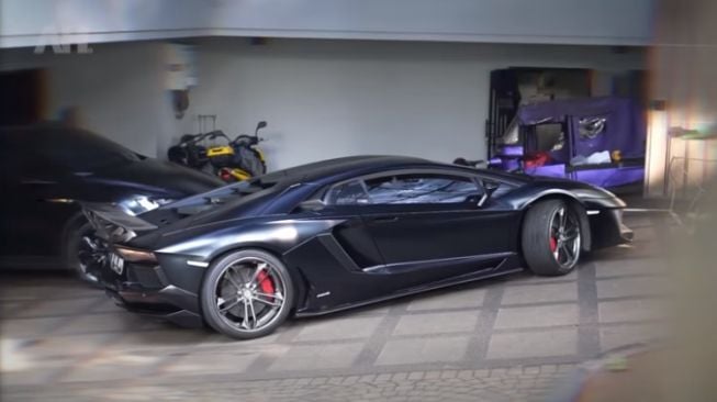 Mobil Lamborghini Atta Halilintar akan dijual. [Youtube/AH]