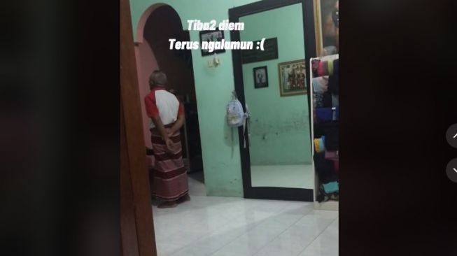 Aksi seorang bapak saat awasi istri isoman di rumah (tiktok)