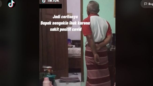 Aksi seorang bapak saat awasi istri isoman di rumah (tiktok)