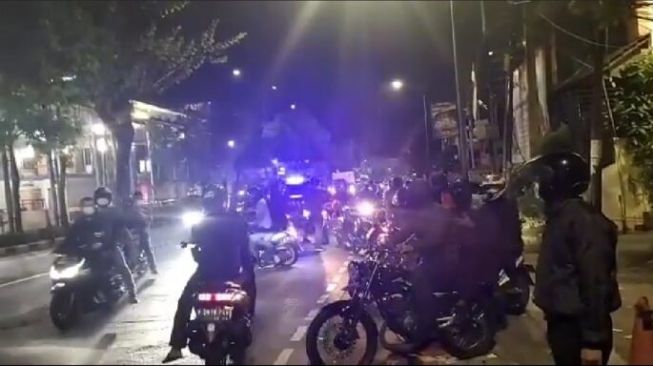 Cekcok Polisi dan Paspampres Berbuntut Panjang, Puluhan Paspampres Geruduk Polresto Jakbar