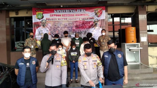 Video Viral Geng Motor Serang Polisi di Jaksel, Delapan Pelaku Ditangkap dan Satu DPO