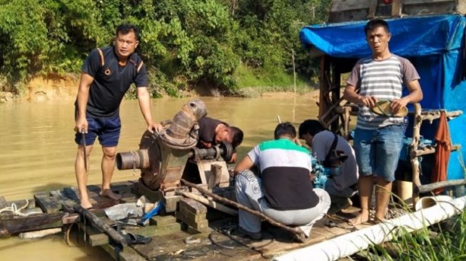Warga Muratara Adukan Penambang Emas Ilegal ke DPRD, Bikin Air Sungai Keruh