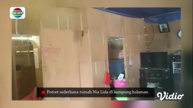 Potret rumah Nia LIDA di kampung. [YouTube/Indosiar]