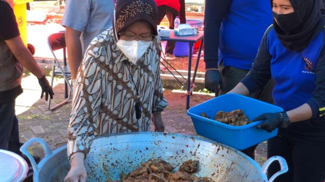 Hari Ini, Dapur Umum Besutan Kemensos Tancap Gas Salurkan Makanan Siap Saji