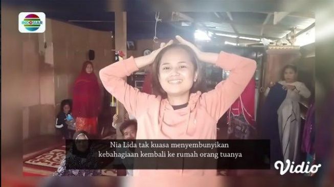 Potret rumah Nia LIDA di kampung. [YouTube/Indosiar]